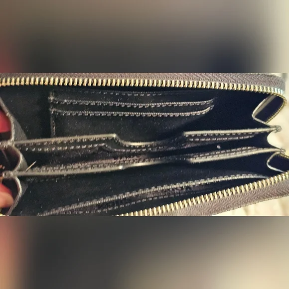 Michael Kors Jet Set Zip Around Textured Black Wallet - Picture 8 of 13